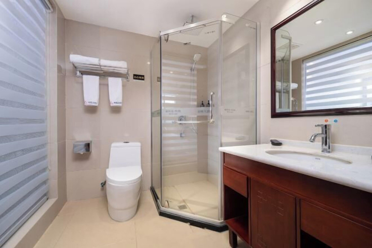 Bathroom 3, Mengzi Yufeng Hotel, Honghe Hani and Yi