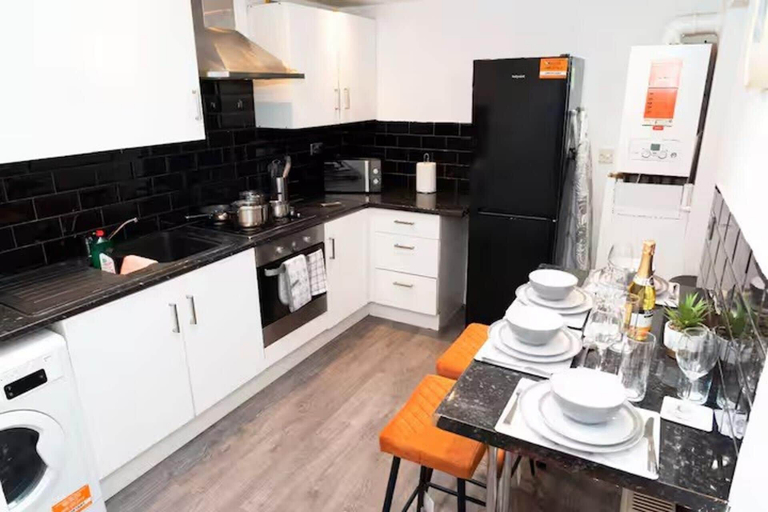 Private kitchen, Near Transport - Parking - Wifi - Sleeps 3, Newcastle upon Tyne