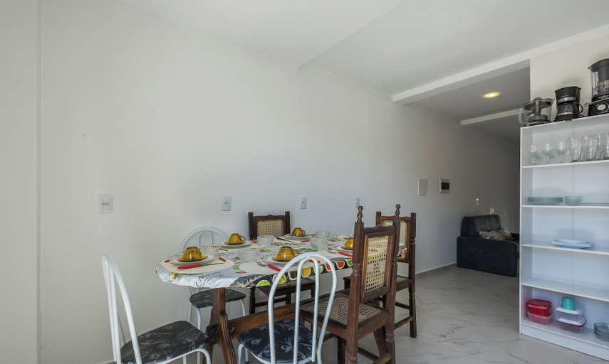 Dining, House w/ BBQ 300m From the Beach Fjz0003, Piçarras