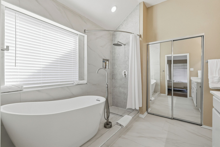 Bathroom 3, Modern 4B Retreat with Pool in Frisco, Collin