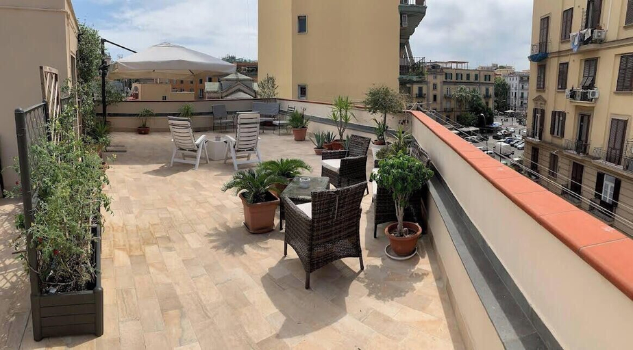 Exterior 3, TUANIS NAPOLI, Napoli