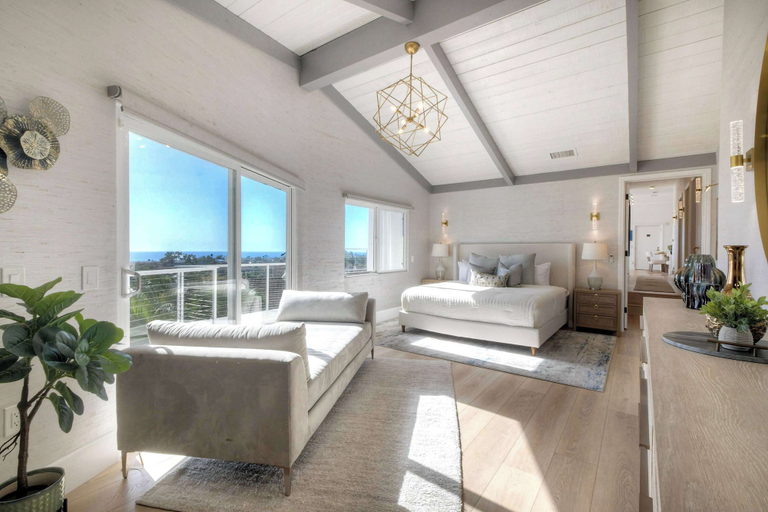 Room 2, Aqua Vista Carlsbad For 10, San Diego