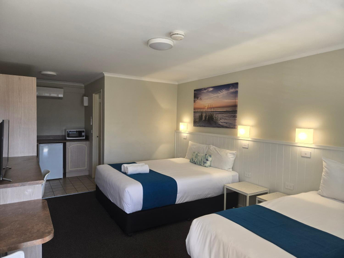 Bedroom 2, Araluen Motor Lodge, Eurobodalla