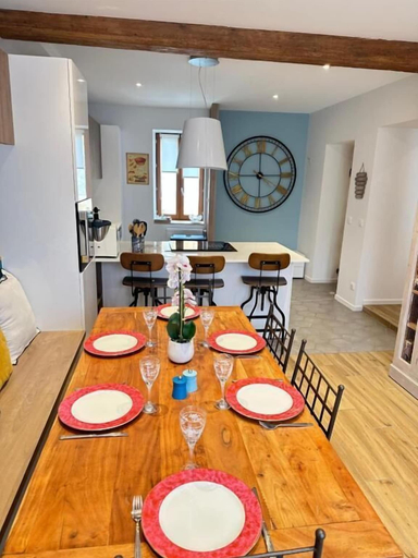 Dining 2, La demeure de Gab, Ain