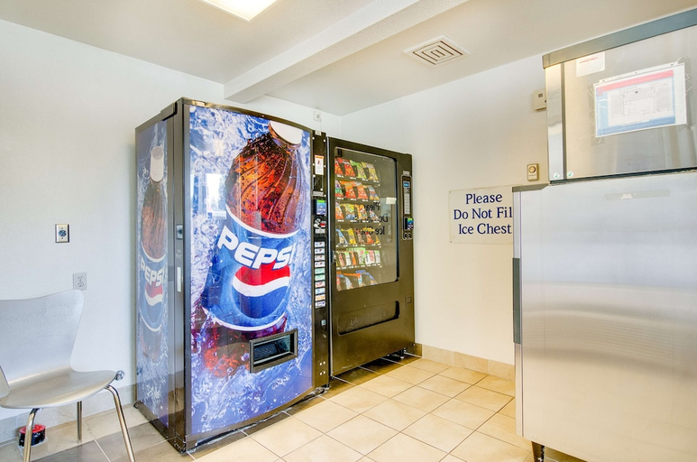 Food & Drinks, Motel6 Tacoma, WA - Fife, Pierce