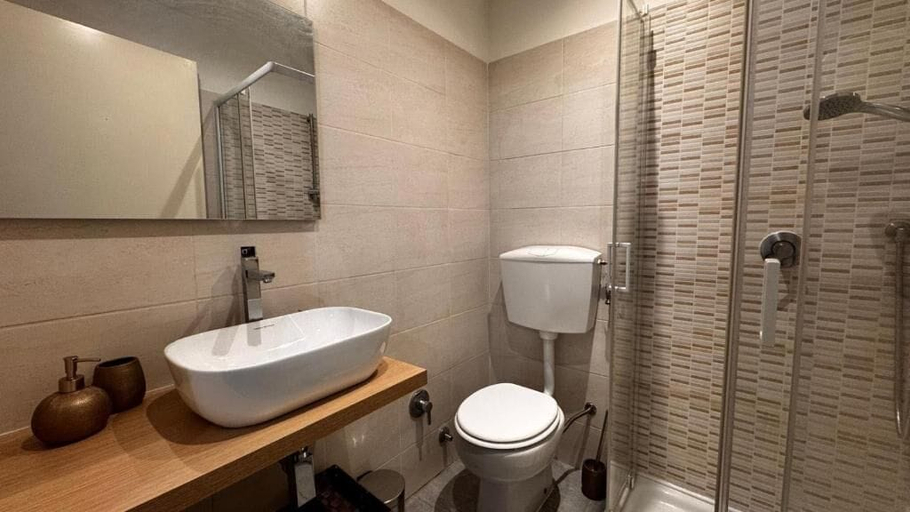 Bathroom 5, Raffy in Rome, Rome