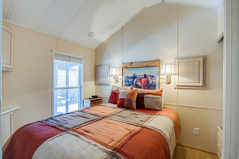 Bedroom, #84 Tiger Run, Summit
