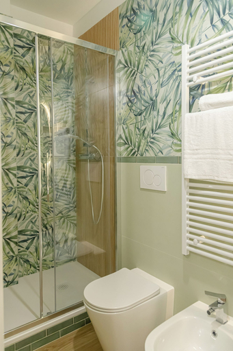 Bathroom 2, San Giovanni 200mt MetroC Moderno, Rome