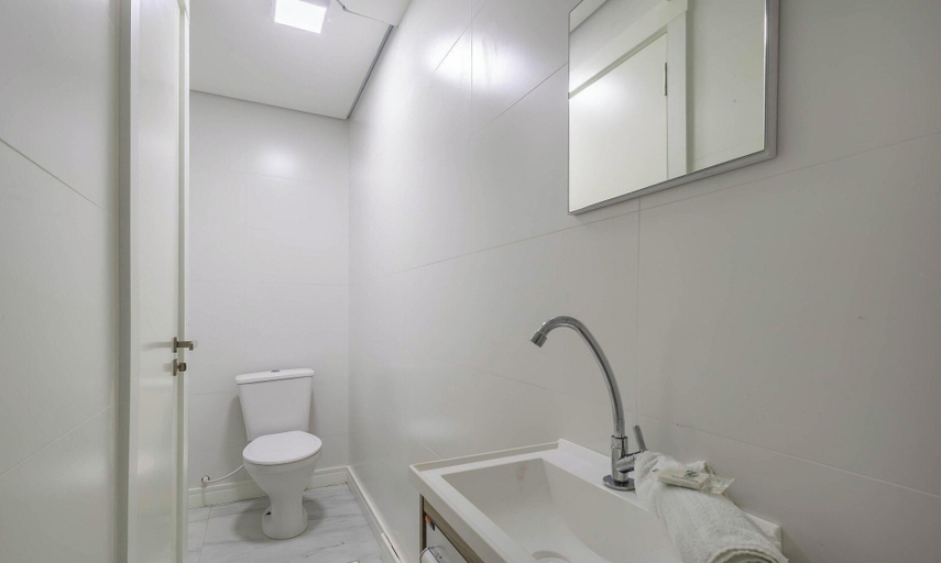 Bathroom, House w/ Terrace & BBQ 850m From the Beach Jsf0748, Bombinhas