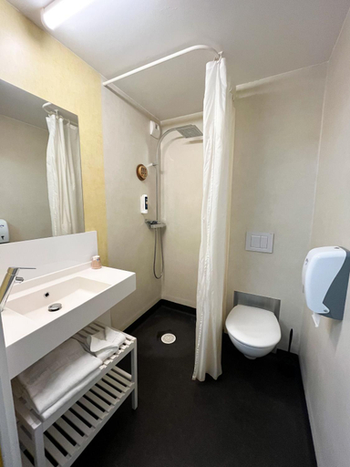 Bathroom, The People Hostel - Tours, Indre-et-Loire