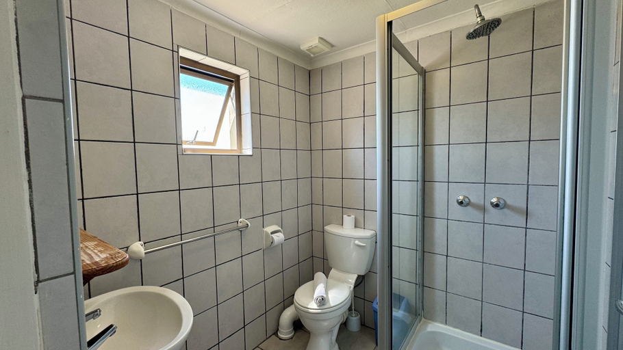 Bathroom 4, Ngandu at Sea, Walvisbay Urban