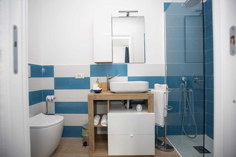 Bathroom 3, L'Arca di Noè, Napoli