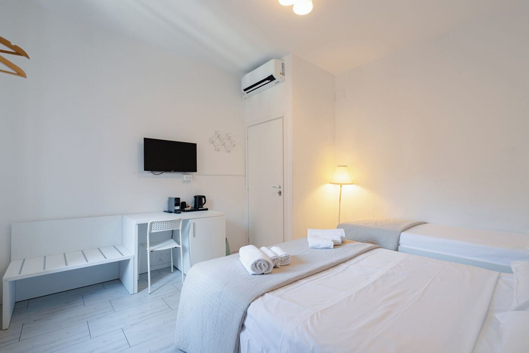 Room 3, CENTRALE BOLOGNA, Bologna
