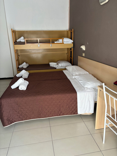 Bedroom 4, Hotel Adria Mare, Rimini