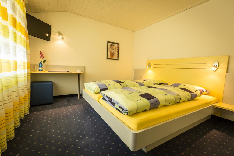 Bedroom 2, Hotel Franz Anton, Sarganserland