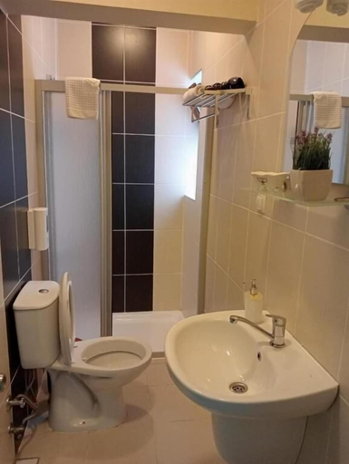 Bathroom 4, DAFFNE PANSİYON, Merkez