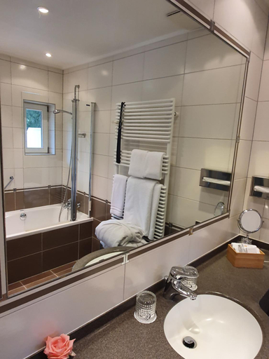 Bathroom 4, Hotel de la Gaichel, Capellen