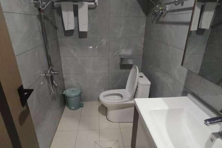 Bathroom 4, Jiayuan Holiday Hotel, Changsha