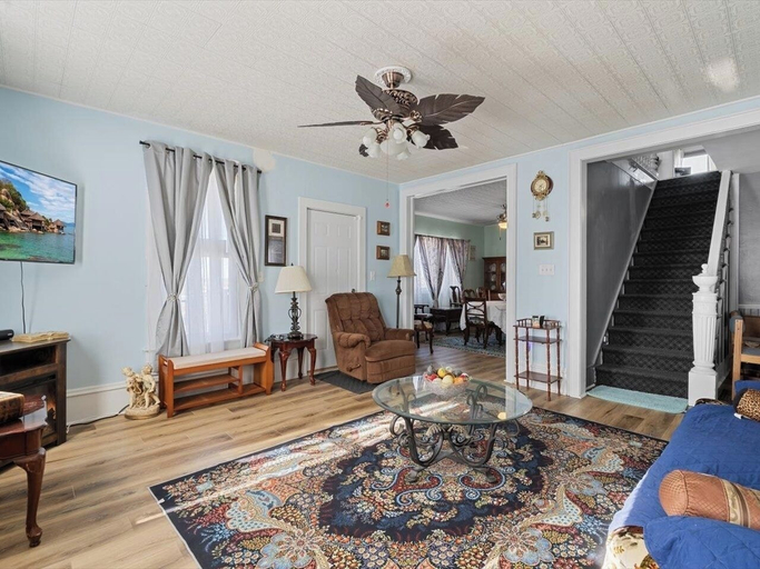 Floor plan 2, Pet-friendly Historic 4BR Home in Illinois, Henry