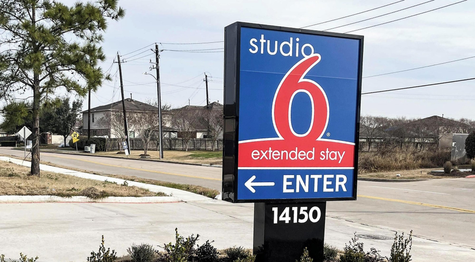 Front of property 2, Studio 6 Houston, TX – Pearland/Medical Center, Houston
