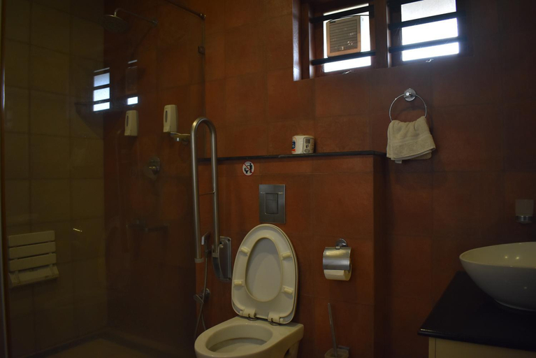 Bathroom 3, Vista Del Lago, Wayanad
