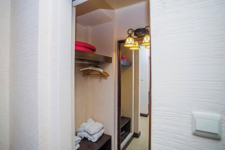 Bathroom 4, Shanghai Xuhui Yuanshitian Hotel, Shanghai