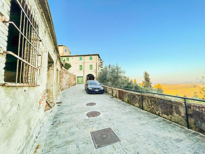 Property grounds 2, Da Vinci Heart of Tuscany, Pisa