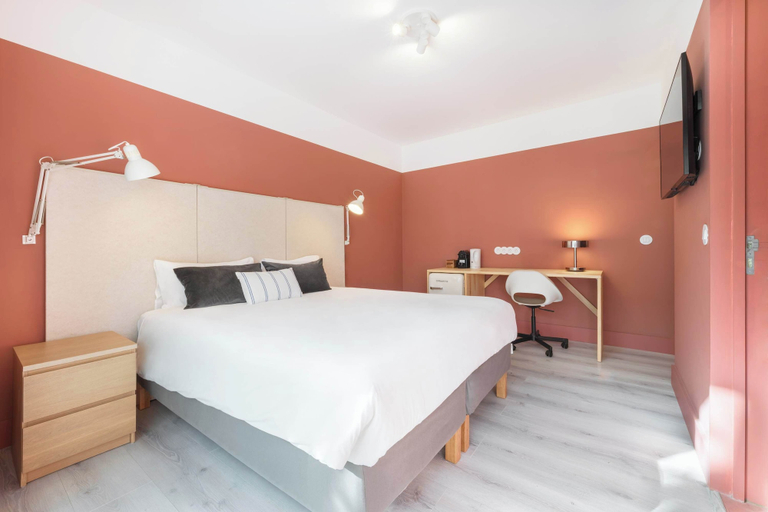 Room 3, Rainbow Suites by Olala Homes, Cascais