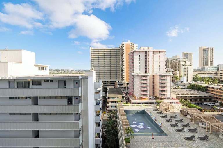 City view, @ Marbella Lane Chic Seaside Studio w/ Pool View, Honolulu