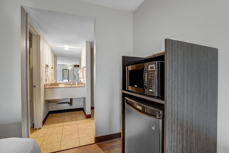 Bedroom 2, Motel6 Brooks, AB, Division No. 2