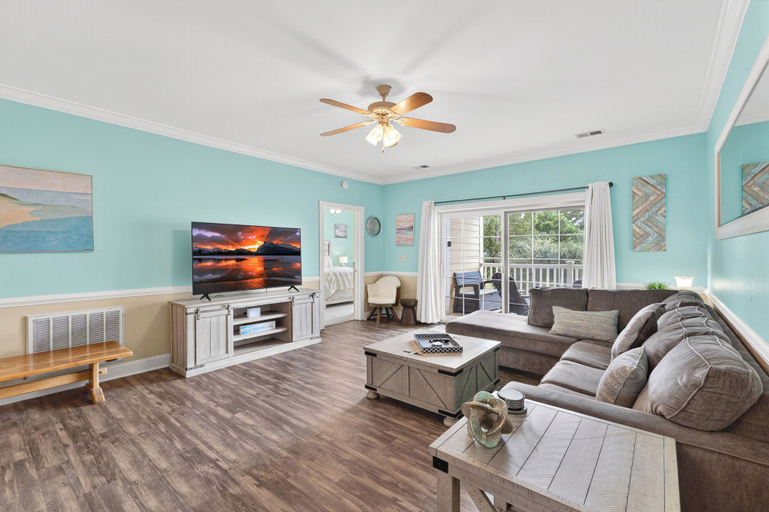 Interior 2, Magnolia Pointe Luster Leaf 4890-303, Horry