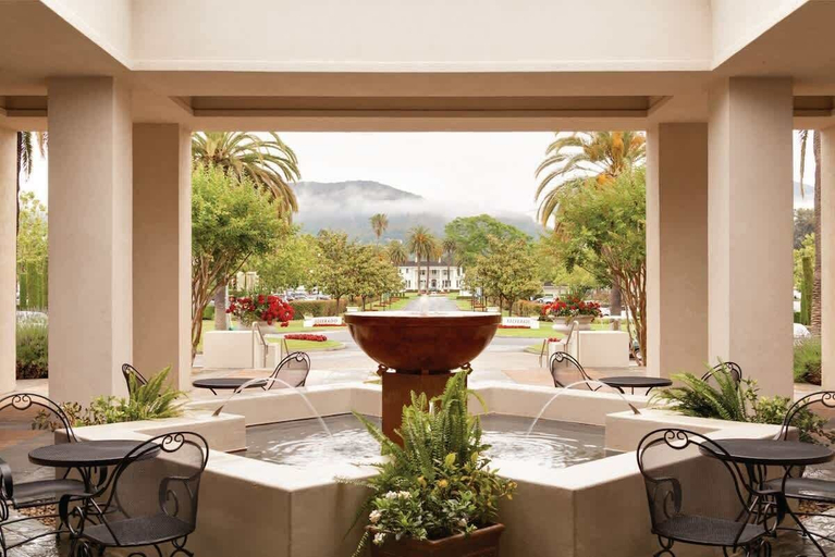 Interior 4, Luxury Napa Getaway Golf Views King Bed, Napa