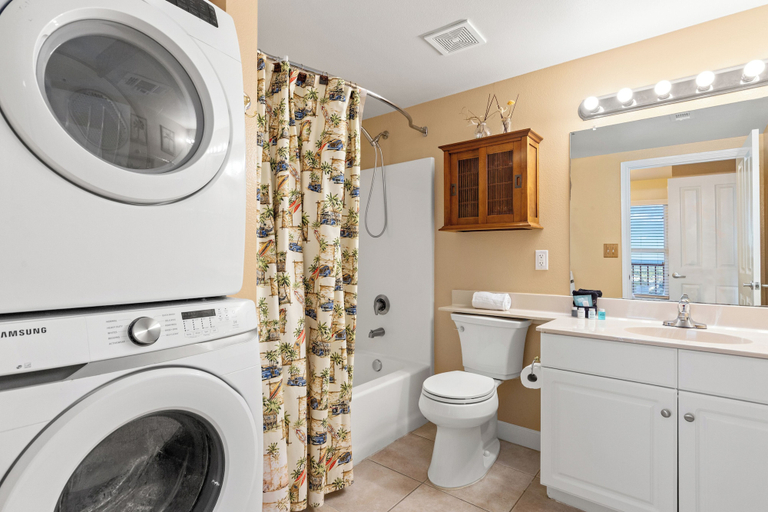 Laundry, Come Visit Sophomore! 2BR 2BA Beachfront Condo!, Bay