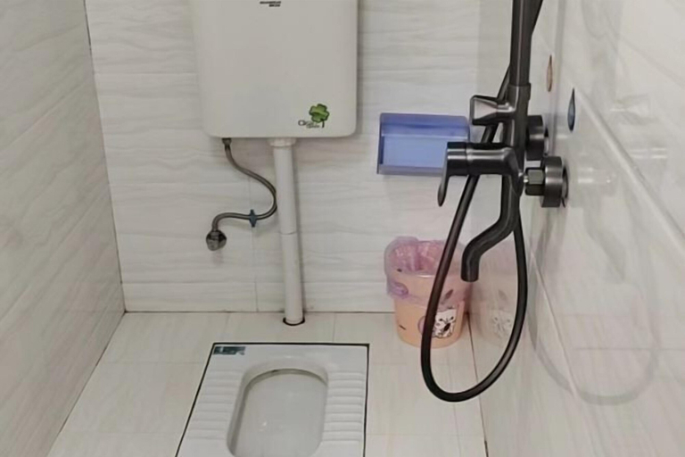 Bathroom 3, Guiping Country House, Guili Ancient Town, Jingdezhen
