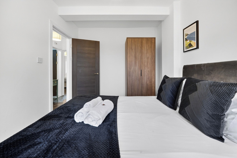 Room 2, Amber Vista Apartments Cardiff, Cardiff