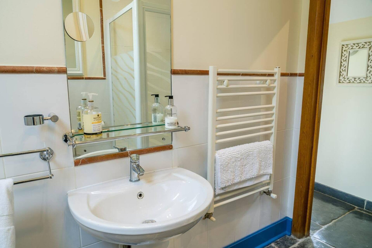 Bathroom, Idyllic Country Suite, Warwickshire