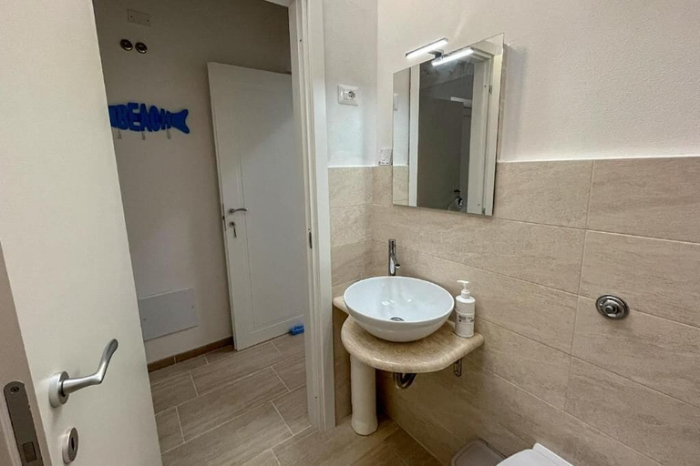 Bathroom 5, B&B Dimora Orrù, Oristano