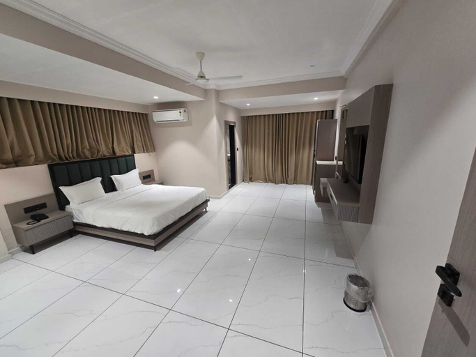 Room 4, Hotel Shivalik inn, Bharuch