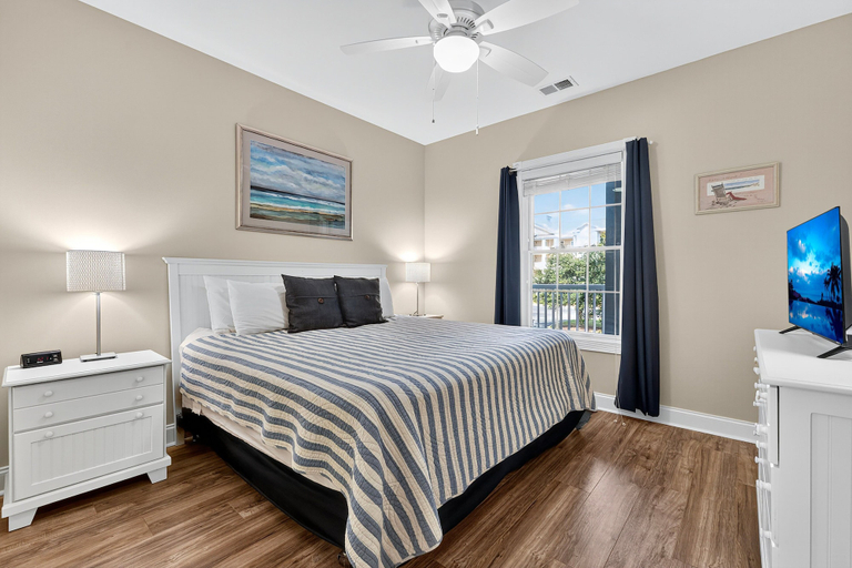 Interior 4, Magnolia Pointe Luster Leaf 4882-202, Horry