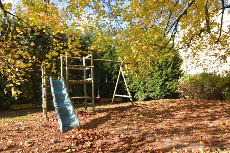 Others 4, Spacious Holiday Home With Private Garden, Namur