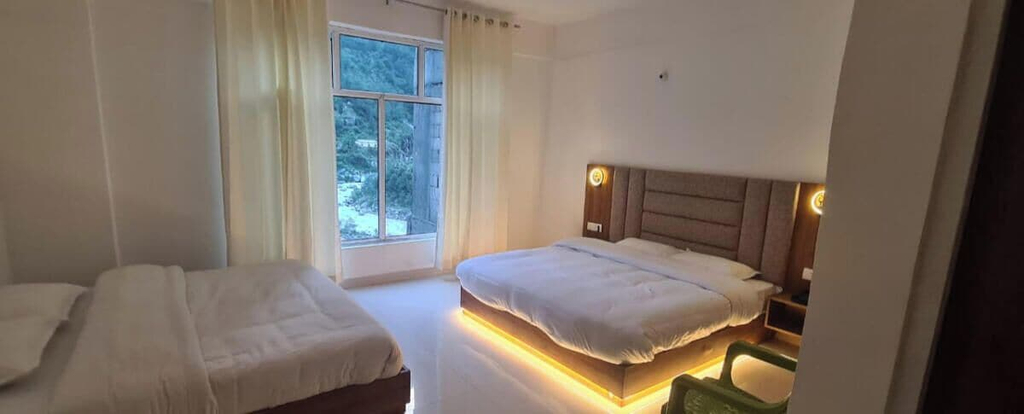 Room 5, Hotel Gurudeva, Chamoli