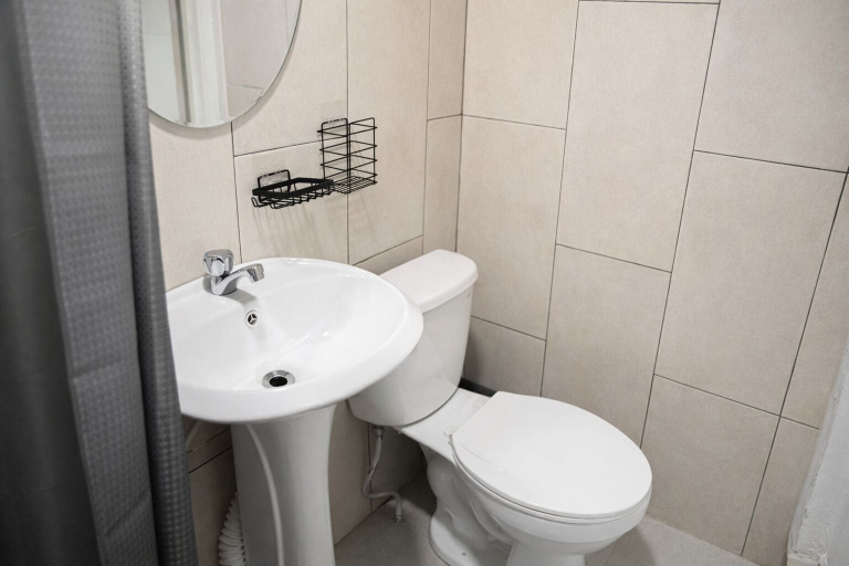 Bathroom 5, amalfi surf lodge, Chiltiupán