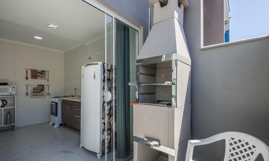 Property grounds 4, House w/ BBQ 300m From the Beach Fjz0003, Piçarras