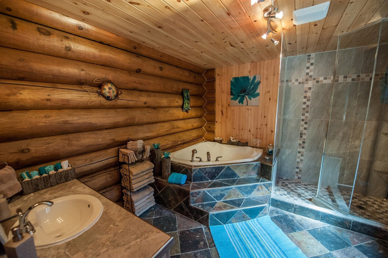 Bathroom, Le Bois Rond Des Ruisseaux, La Côte-de-Beaupré