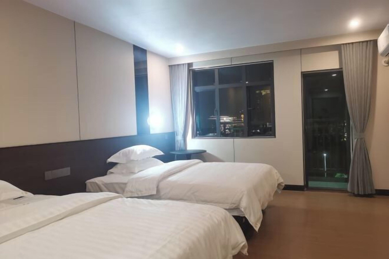 Bedroom 3, Xiachuandao Fenghua Hotel, Jiangmen