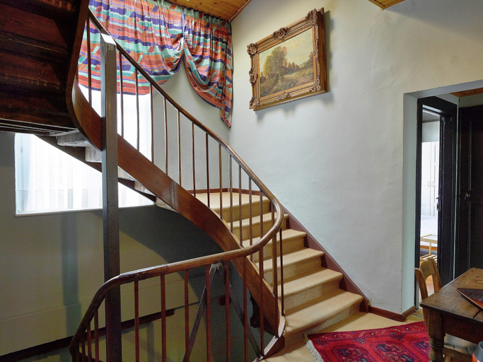 Others 2, Spacious Holiday Home With Private Garden, Namur