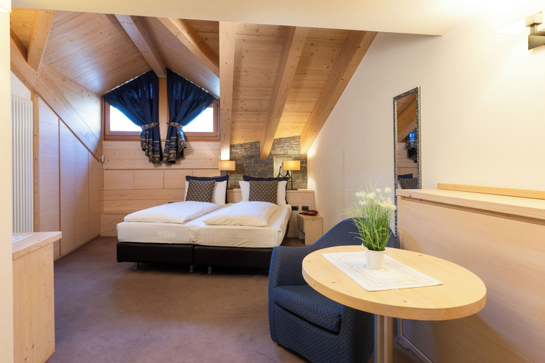 Bedroom 2, Cardo hotel, Sondrio
