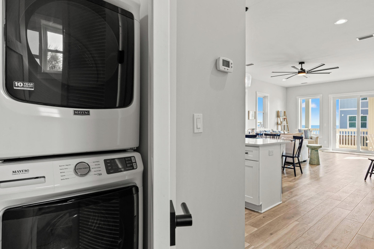 Laundry, Pet Friendly Beach House - Bella View, Gulf