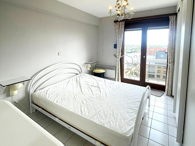 Bedroom 1, Apartment in Epernay Square with Sea View, West-Vlaanderen
