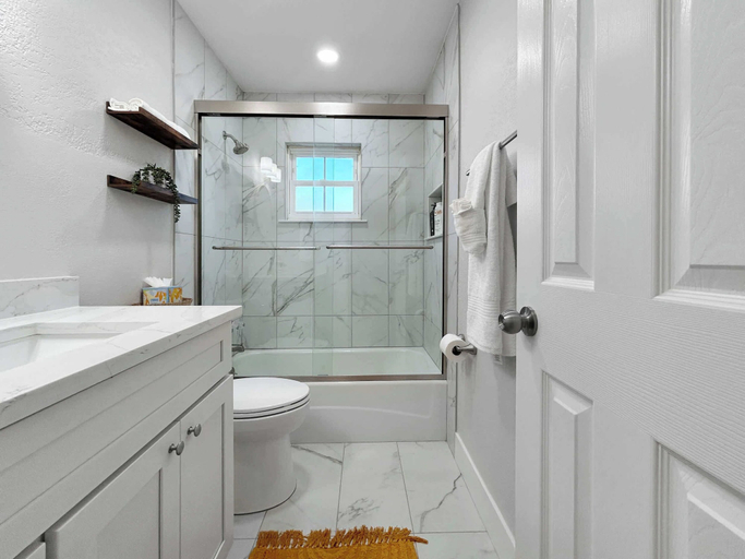Bathroom 4, Casa De Campo Unit B Up to 3, Hillsborough